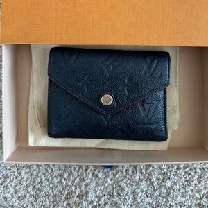 Louis Vuitton victorine wallet